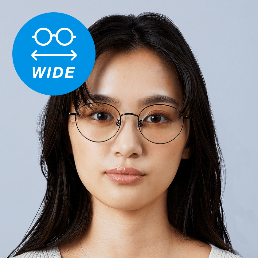 女性のメガネ装着イメージ