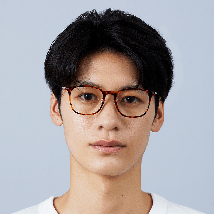 男性のメガネ装着イメージ